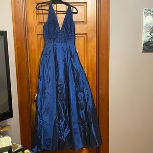 LAST CHANCE! Beautiful prom dress